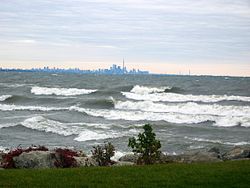 Wave_in_Lake_Ontario.jpg